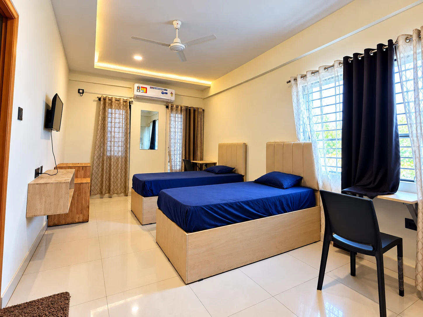 Shared twin-bed room